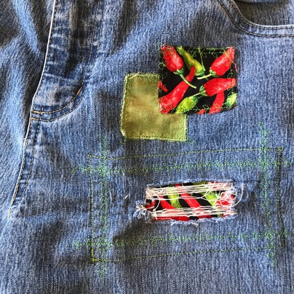 Upcycled Denim Ripped Jean Cutoff Shorts, Chili Peppers Theme, Women’s Size 6 - Picture 8 of 14